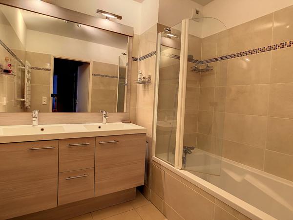 Appartement Suresnes 3 pièce(s) 72 m2