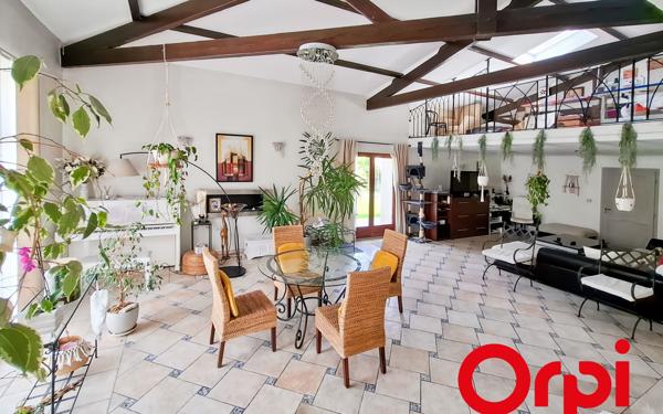 Maison à vendre    5 pièces • 198 m2 Aix-en-Provence