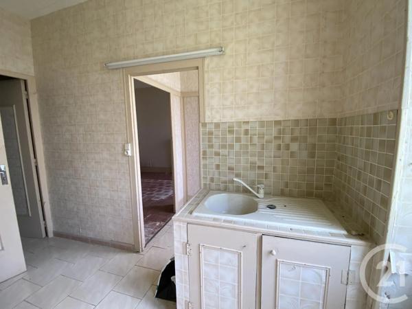 Maison à vendre  8 pièces - 176 m 2   LA GUERCHE SUR L AUBOIS  - 18