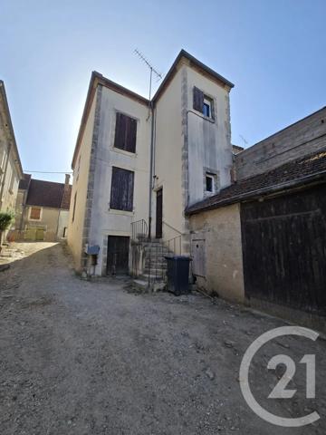 Maison à vendre  8 pièces - 176 m 2   LA GUERCHE SUR L AUBOIS  - 18