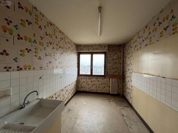 Appartement à rénover à vendre à Châteauroux dans l'Indre (36000), ref : 36004/232   
LES MARINS