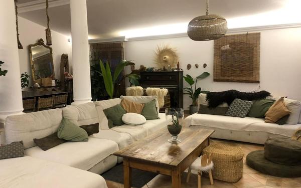 Maison à vendre    9 pièces •  Gréoux-les-Bains