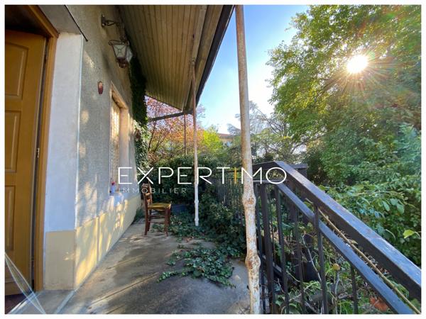 Saint-Genis-Laval (69230) Vieille maison + dépendances à rénover (2 maisons ou duplex possibles sur le terrain)