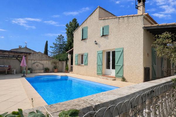 EYGUIÈRES | Grande maison provençale sur un terrain clos & arboré de 630 m² avec piscine et garage.