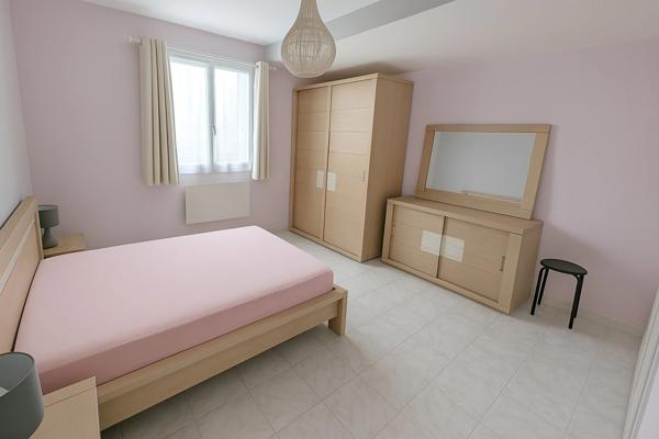 EYGUIÈRES | Grande maison provençale sur un terrain clos & arboré de 630 m² avec piscine et garage.