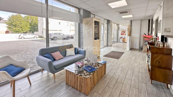Location
                Bureaux254 m² - 1 Pièce -
                    BRIE COMTE ROBERT (77170)
