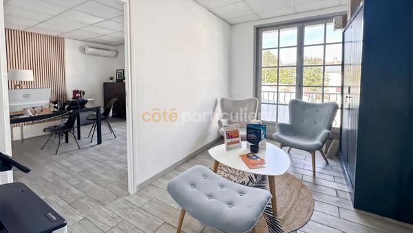 Location
                Bureaux254 m² - 1 Pièce -
                    BRIE COMTE ROBERT (77170)