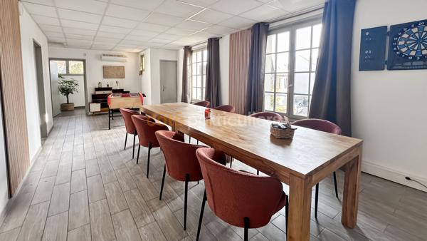 Location
                Bureaux254 m² - 1 Pièce -
                    BRIE COMTE ROBERT (77170)