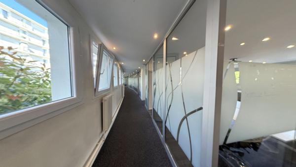 Issy-les-Moulineaux (92130) BUREAUX A LOUER 396m² Issy les Moulineaux - Métro Ligne 12 corentin Celton