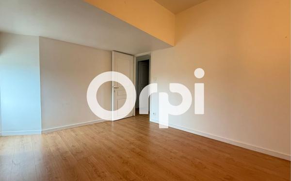 Appartement à louer    4 pièces •  Muron