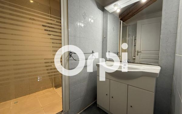 Appartement à louer    4 pièces •  Muron