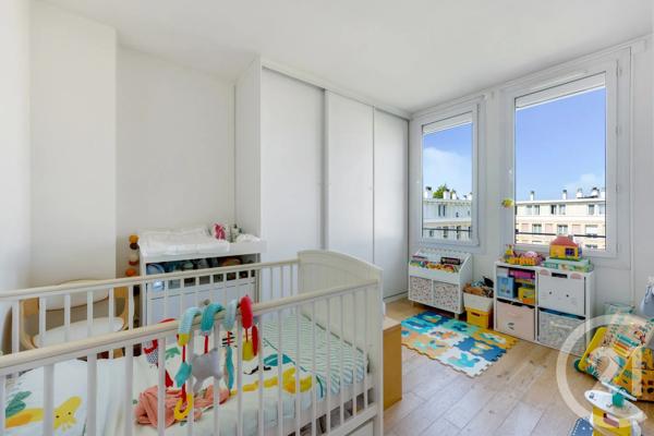 Appartement F3 à vendre  4 pièces - 67,80 m 2   MONTROUGE  - 92