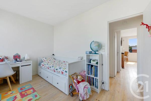 Appartement F3 à vendre  4 pièces - 67,80 m 2   MONTROUGE  - 92
