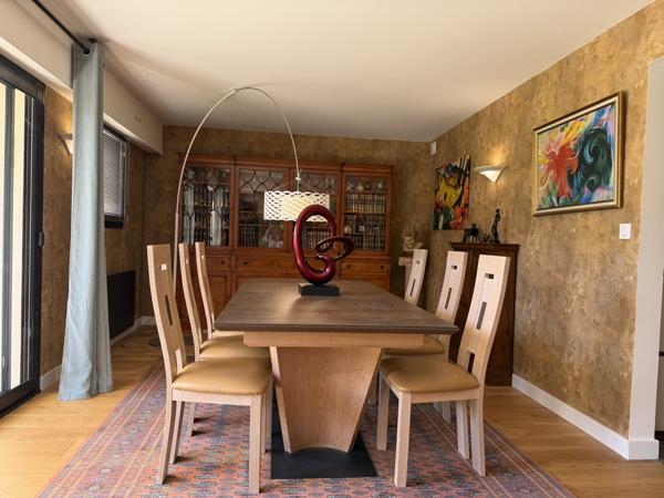 Quimper Cœur de la Ville – Appartement de 190 m² avec Ascenseur & Terrasse & Garage