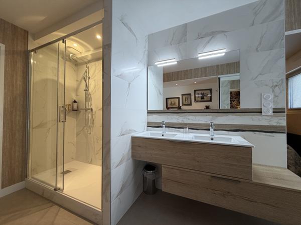 Quimper Cœur de la Ville – Appartement de 190 m² avec Ascenseur & Terrasse & Garage