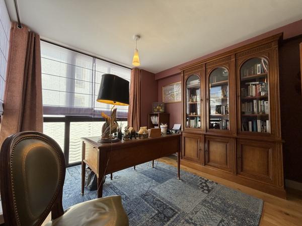 Quimper Cœur de la Ville – Appartement de 190 m² avec Ascenseur & Terrasse & Garage