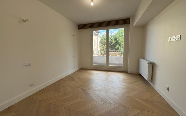 Appartement à vendre    3 pièces • 60,75 m2 Saint-Maur-des-Fossés