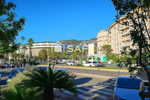 L’équilibre parfait entre le centre-ville et le Mourillon : espace, clarté et confort au rendez-vous.