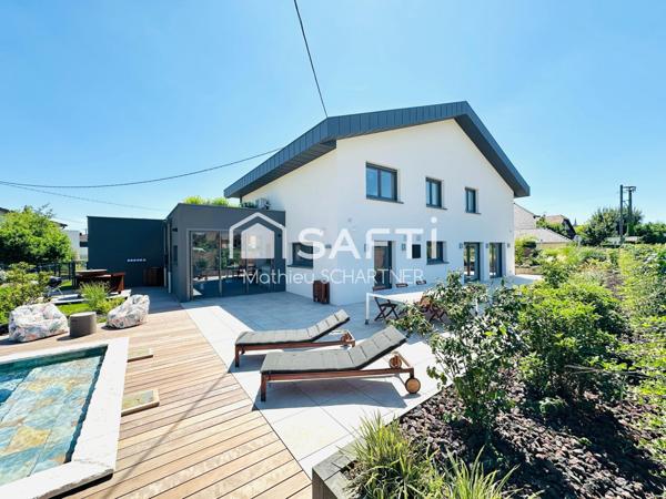 Maison - 7 pièces - 230m²