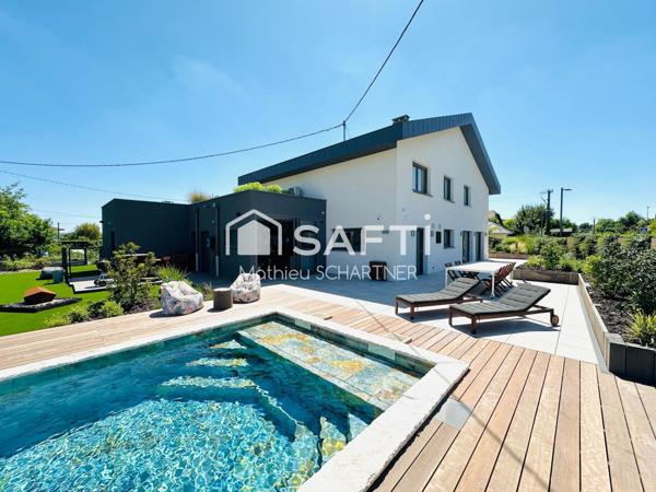 Maison - 7 pièces - 230m²