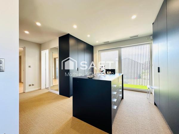 Maison - 7 pièces - 230m²