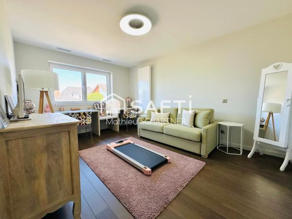 Maison - 7 pièces - 230m²