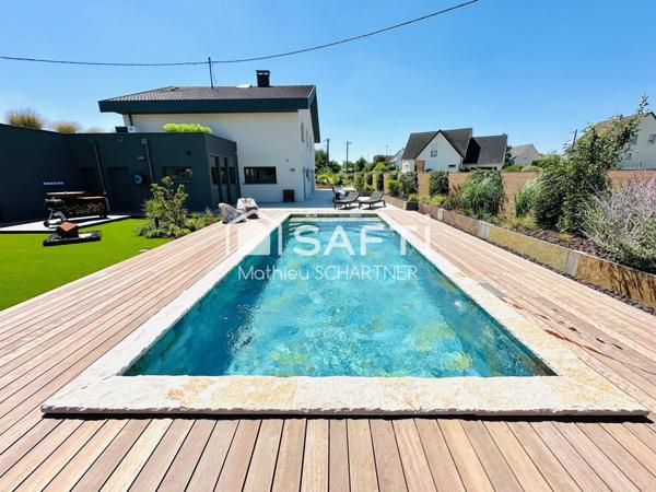 Maison - 7 pièces - 230m²