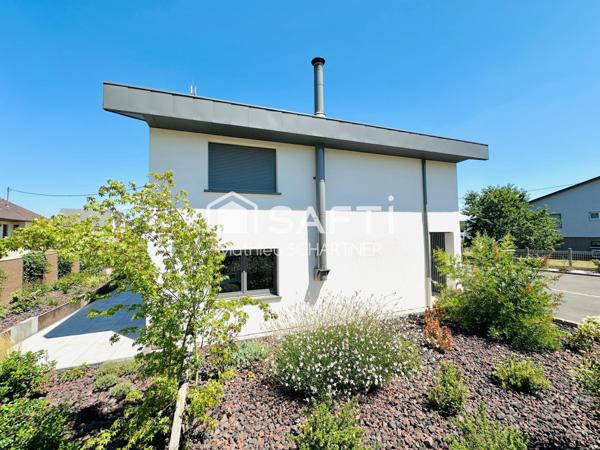 Maison - 7 pièces - 230m²