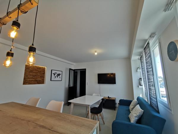 A Louer. Libre Immédiatement. LOCATION MEUBLÉE. Maison Réhabilitée en 6 Chambres pour Colocation