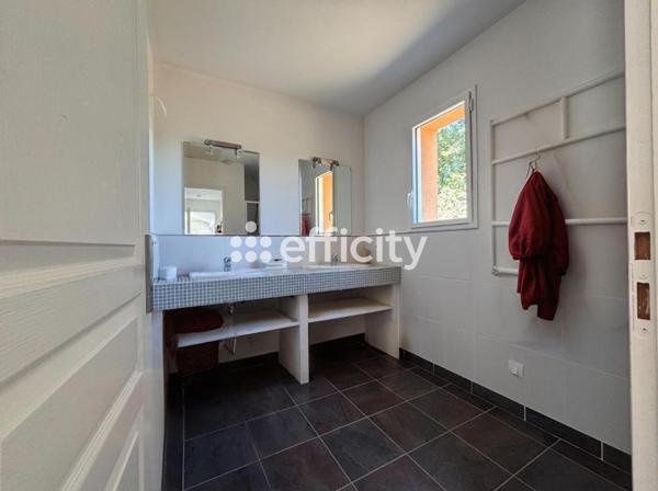 Maison 6 pièces - 220 m²