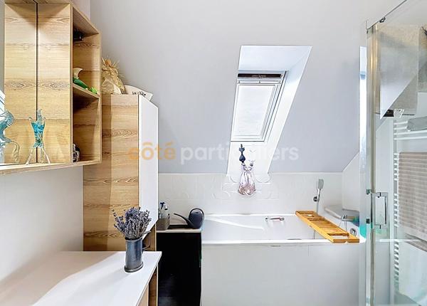 Vente
                Maison101 m² - 5 Pièces -
                    BOURGTHEROULDE INFREVILLE (27520)