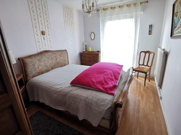 BEL APPARTEMENT 80 M2 AU 4EME ETAGE 2 CHAMBRES 2 BALCONS 1 GARAGE