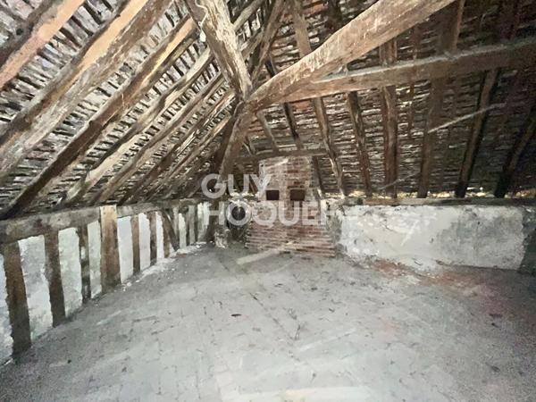 JOIGNY - FUTUR DUPLEX/TRIPLEX AVEC COMBLES AMÉNAGEABLES - FORT POTENTIEL