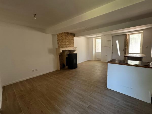 Maison rénovée avec dépendance et grand terrain