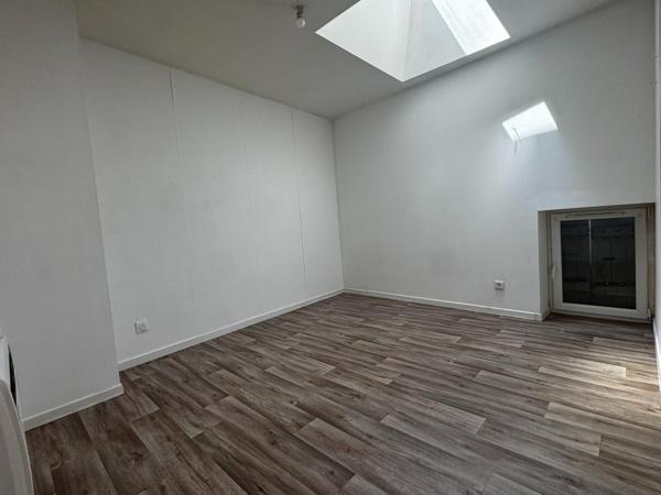 Maison rénovée avec dépendance et grand terrain