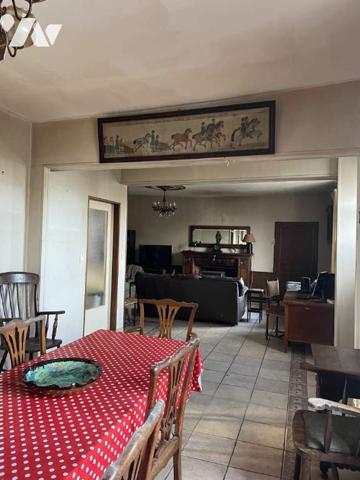 GRANDE MAISON DE VILLE