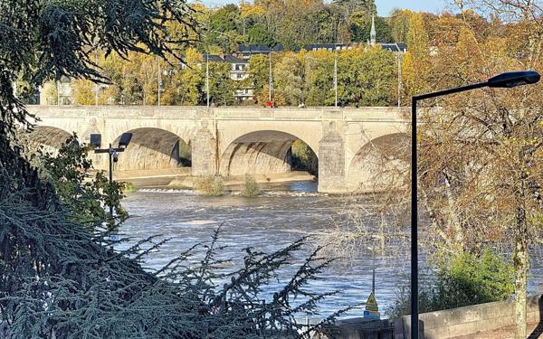 Appartement à vendre    4 pièces • 147,42 m2 Tours