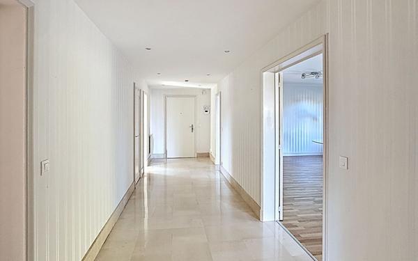 Appartement à vendre    4 pièces • 147,42 m2 Tours