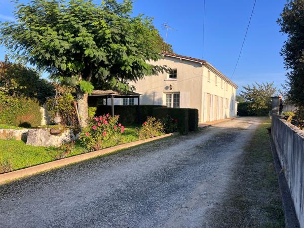 Maison à vendre 5 pièces CHERAC (17)