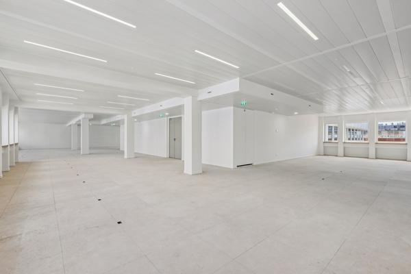 Bureaux à louer à Paris 15e proche Tour Eiffel avec terrasse aménagée