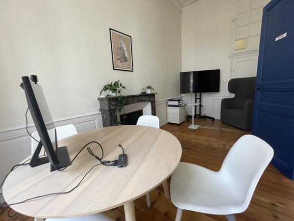 BUREAUX A LOUER -140 M²- PROCHE PLACE ROYALE NANTES