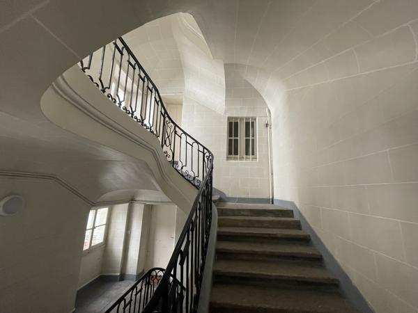 BUREAUX A LOUER -140 M²- PROCHE PLACE ROYALE NANTES