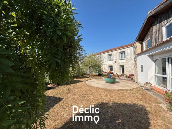 Vente maison de caractère La jarrie, 185m² 7 pièces 420 000€ avec garage