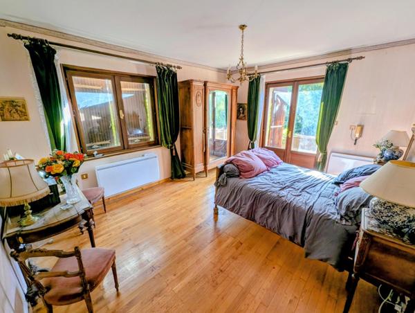 La perle rare à saisir, nichée dans un havre de verdure sur les hauteurs de Crépieux