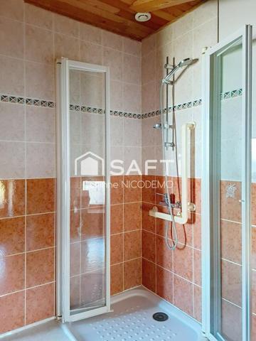 Propriété ancienne en pierre