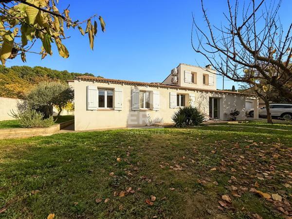 Maison Gardanne 128 m2 plus buanderie de 10 m2 + garage de 20 m2.