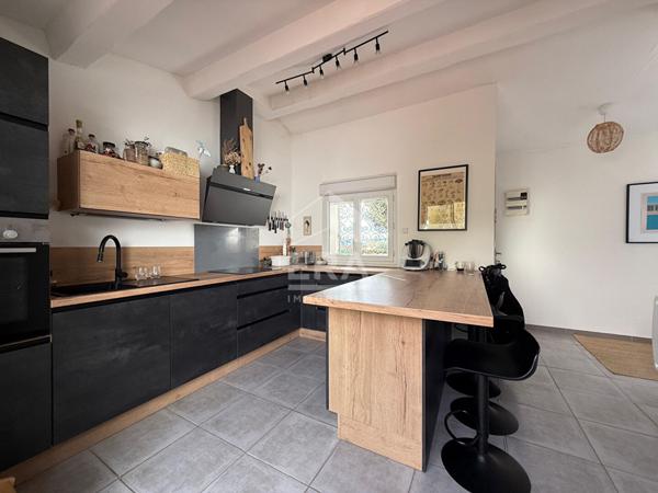 Maison Gardanne 128 m2 plus buanderie de 10 m2 + garage de 20 m2.