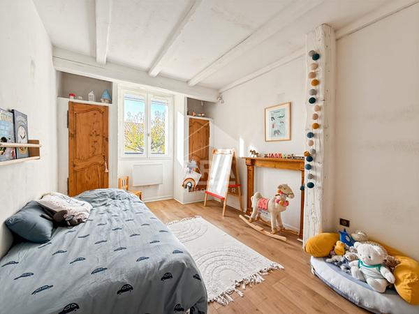 Maison Gardanne 128 m2 plus buanderie de 10 m2 + garage de 20 m2.