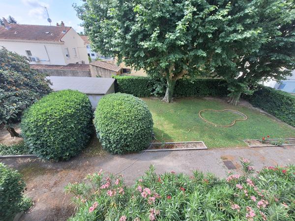 Appartement Avignon 3 pièce(s) 61.40 m2 balcon garage cave