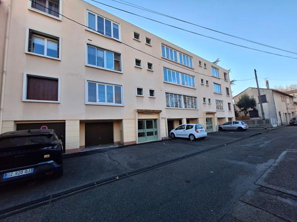 Appartement Avignon 3 pièce(s) 61.40 m2 balcon garage cave